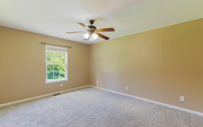 Foto del edificio - 380 Farmway Dr SE