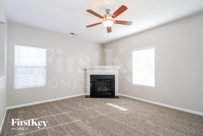 Building Photo - 1513 Pecan Ln