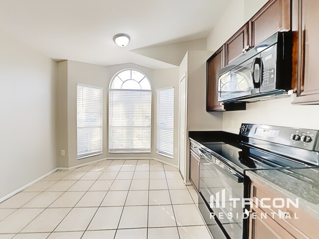 Foto del edificio - 7227 Edgewater Shores Ct