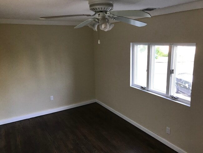 Building Photo - 2472 South Seamans Neck Road