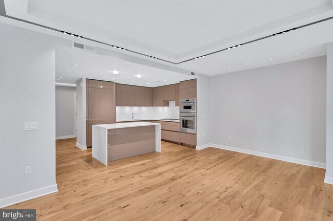 Building Photo - 1781 N Pierce St