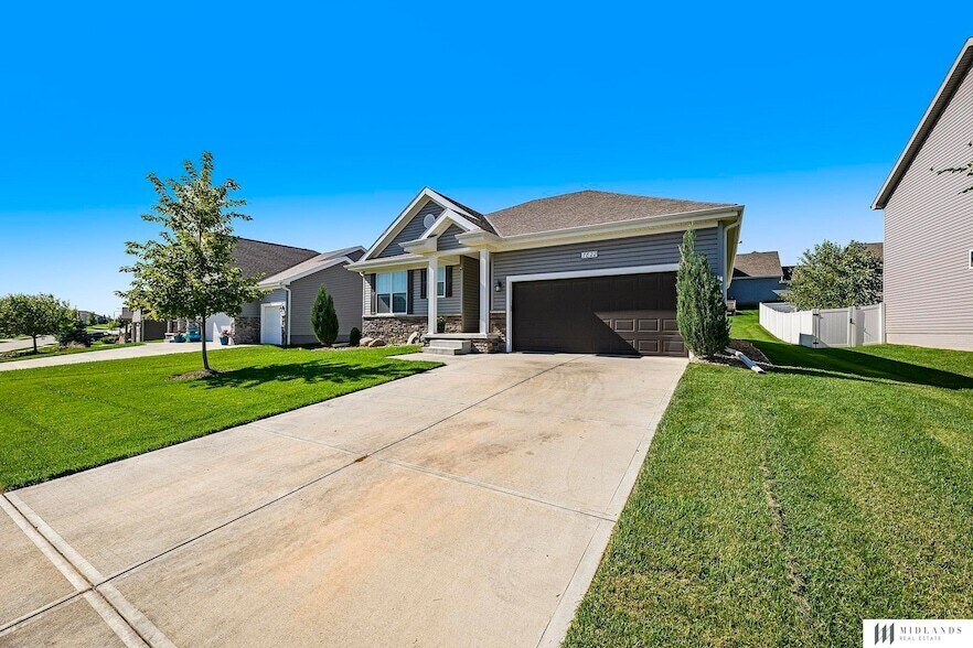 Primary Photo - 7822 S 184th Ave