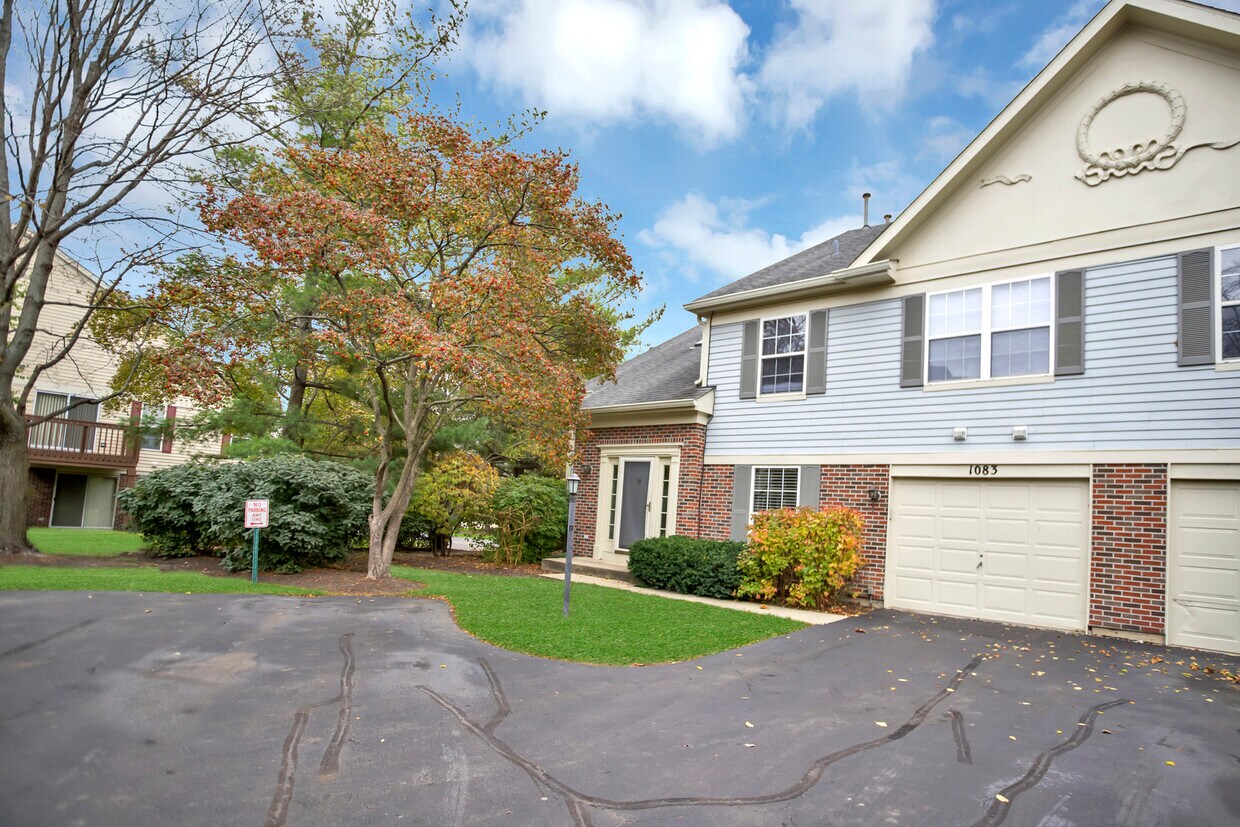 1083 Quaker Hill Ct, Elgin, IL 60120 Townhome Rentals in Elgin IL