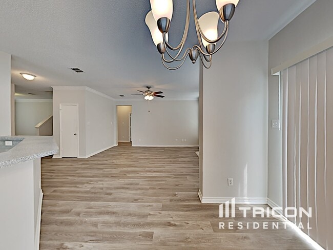 Building Photo - 300 Westbrook Dr