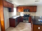 Foto principal - 16723 Victory Blvd