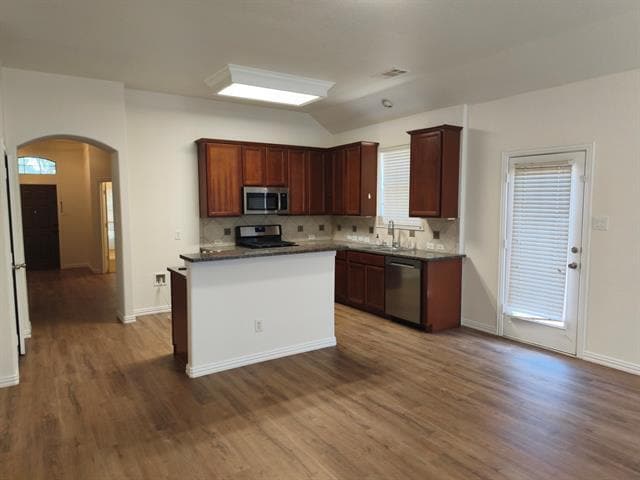 Building Photo - 8572 Davis Dr