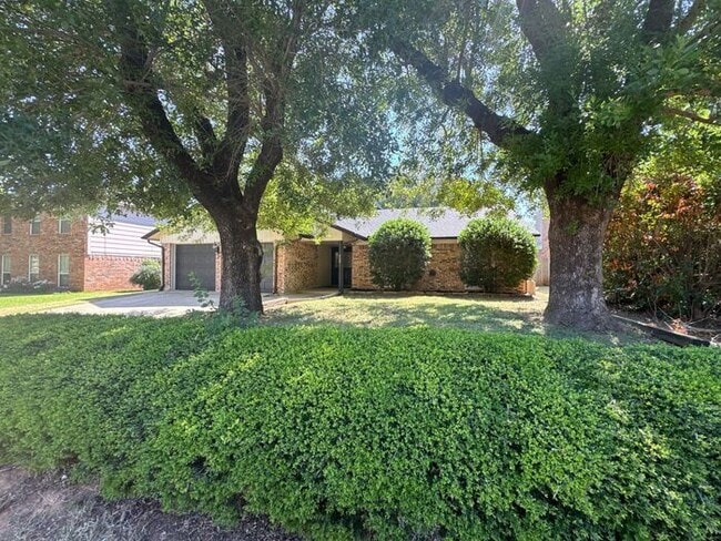 Building Photo - 3730 Twin Oak Ct