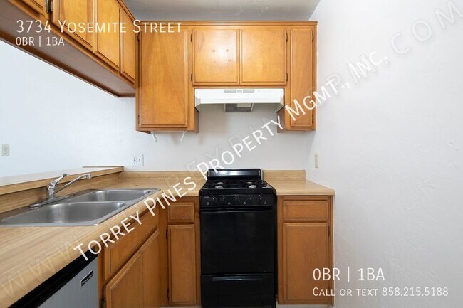 Building Photo - *OPEN HOUSE: 8/3 3-4PM* PB Studio with Par...
