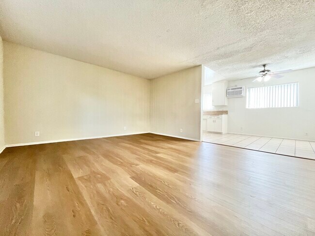 Building Photo - 7616 Fulton Ave North Hollywood, CA 91605