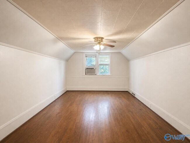 Building Photo - 615 Memorial Dr SW