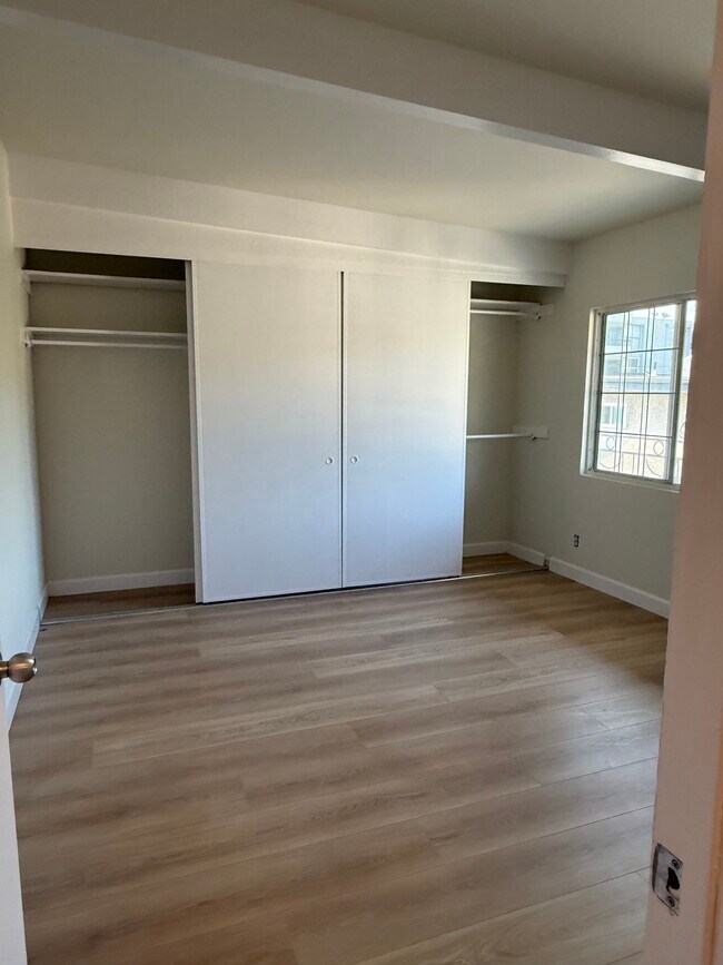 Foto del edificio - 1929 N Commonwealth Ave