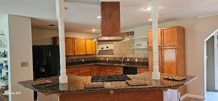 Building Photo - 4102 California Ave