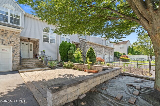 Foto del edificio - 7 Warbler Rd