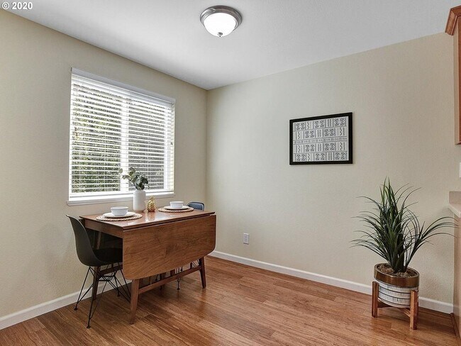 Foto del edificio - 5160 NW Neakahnie Ave