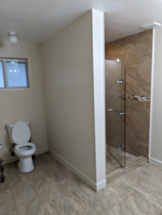 Master Bathroom - 5620 SW 40th St