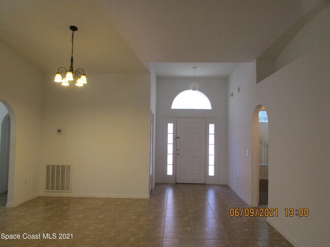 Foto del edificio - 3472 Chica Cir