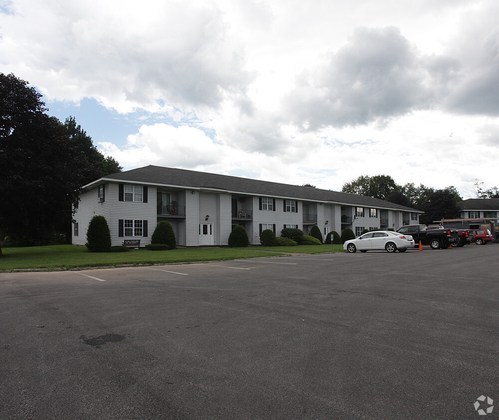 Primary Photo - Old Carriage House Apartments