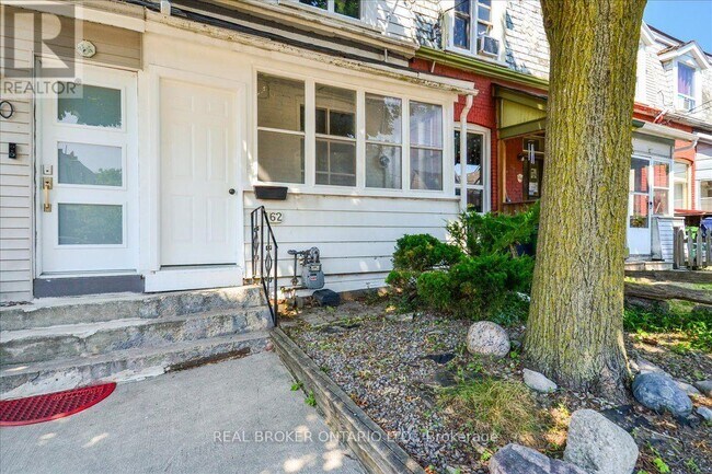 Building Photo - 162 Jones Ave