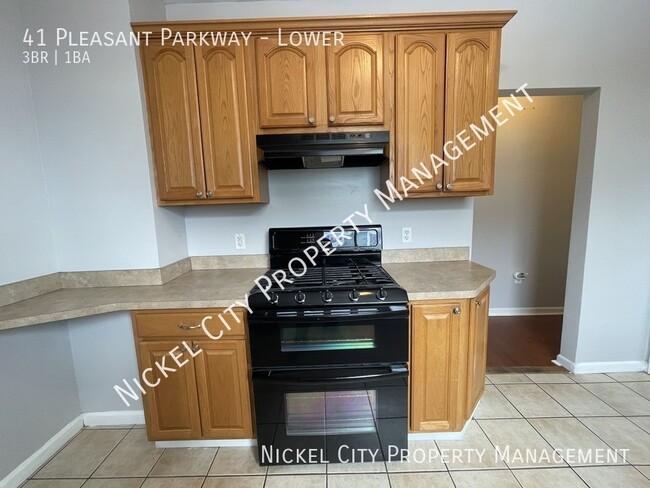 Foto del edificio - 41 Pleasant Pkwy