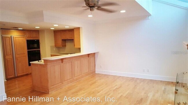 Building Photo - 3 br, 2.5 bath House - 1126 Washington Ave