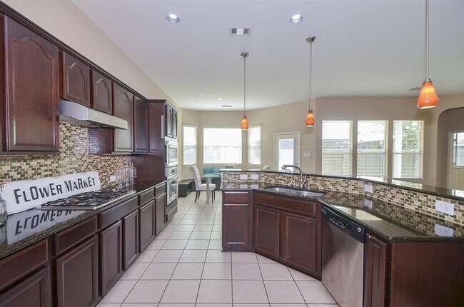 Foto del edificio - 4107 Elk Bluff Ln