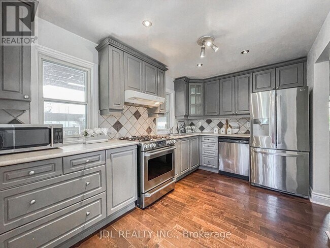 Photo du bâtiment - 209 Harlandale Ave