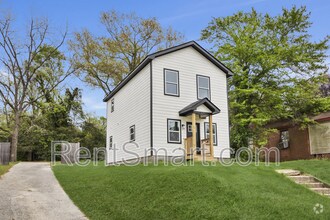 Building Photo - 114 Emily St