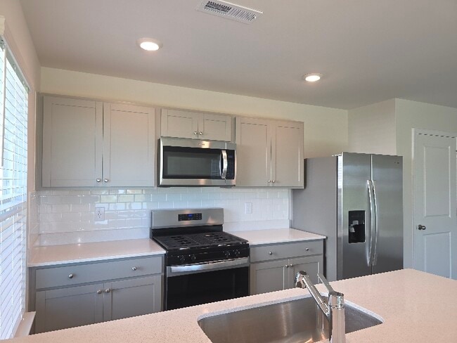 Building Photo - 408 Honeycutt Oaks Dr