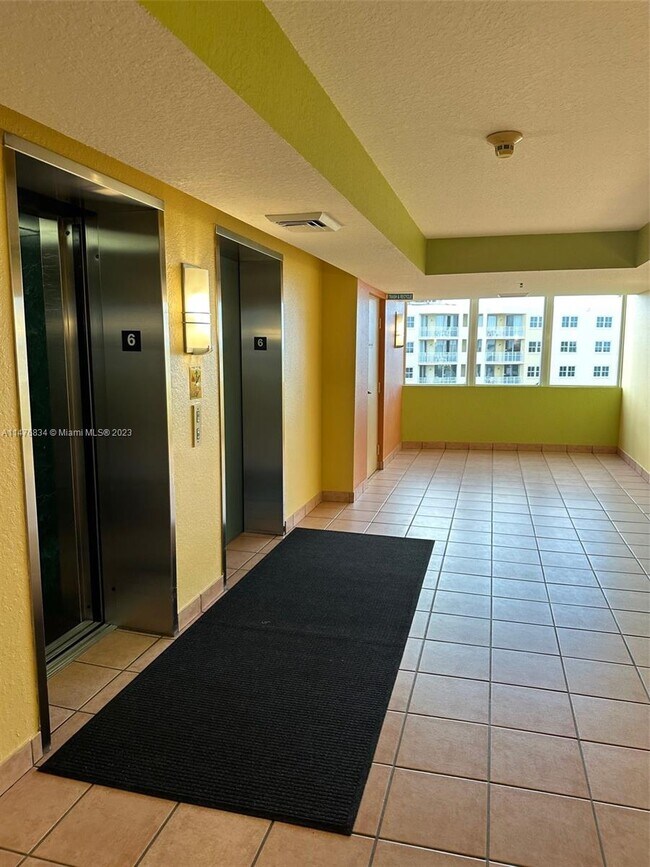 Building Photo - 16690 Blatt Blvd