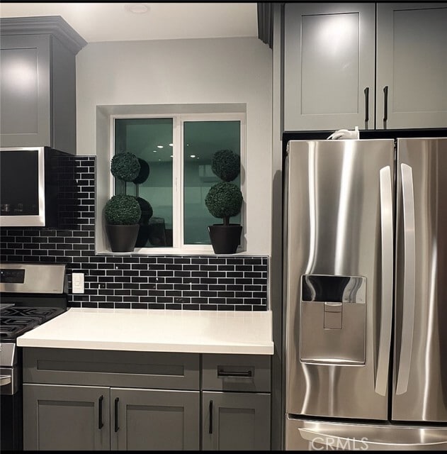 Foto del edificio - 7598 Coldwater Canyon Ave