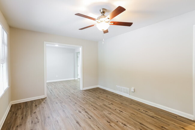 Foto del edificio - 6281 Denny Ln SW