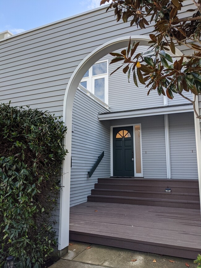 Front Entrance - 7 Cove Road Place