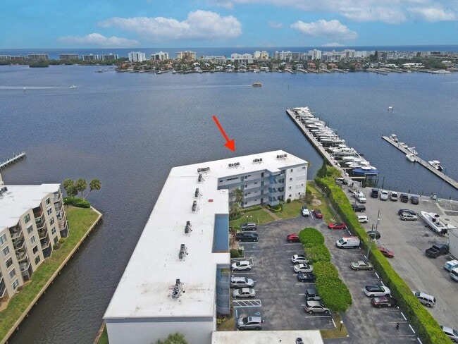 Building Photo - 100 Waterway Dr S