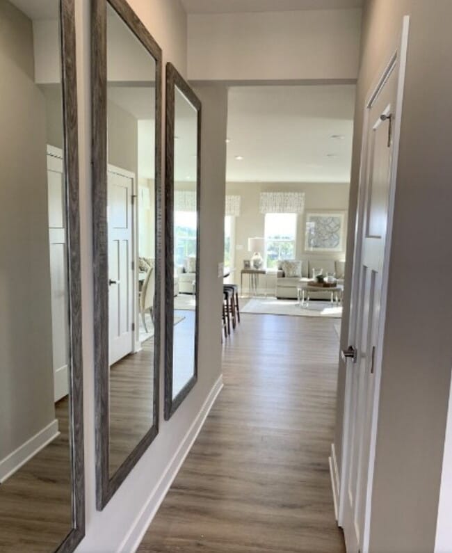 Building Photo - 3 Bedroom, 2.5 Bath End Unit Townhome on C...