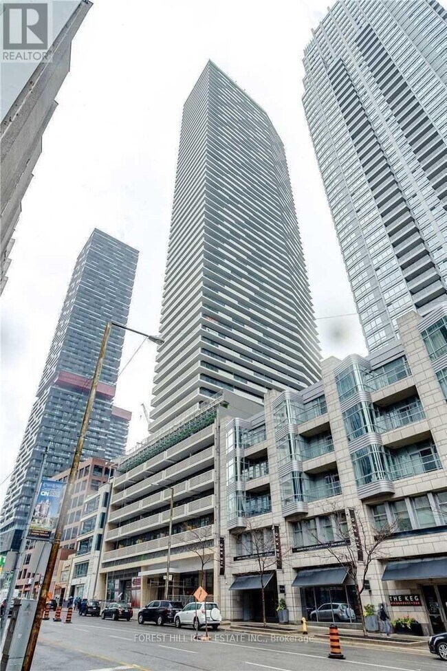 Photo du bâtiment - 2221 Yonge St