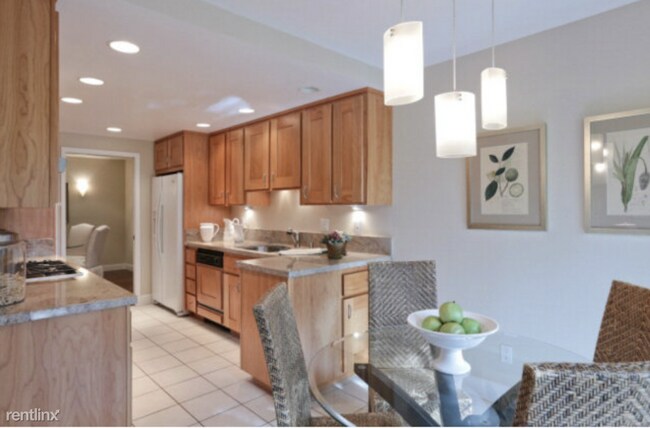 Building Photo - 3 br, 2.5 bath Townhome - 584 Sand Hill Ci...
