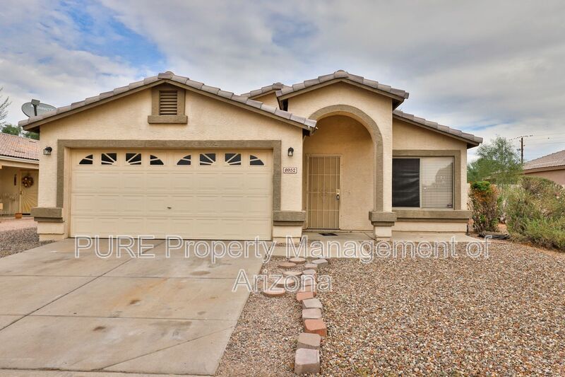 Primary Photo - 8952 E Birchwood Cir