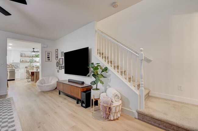 Foto del edificio - Beautiful Two Story Home Ready for Immedia...