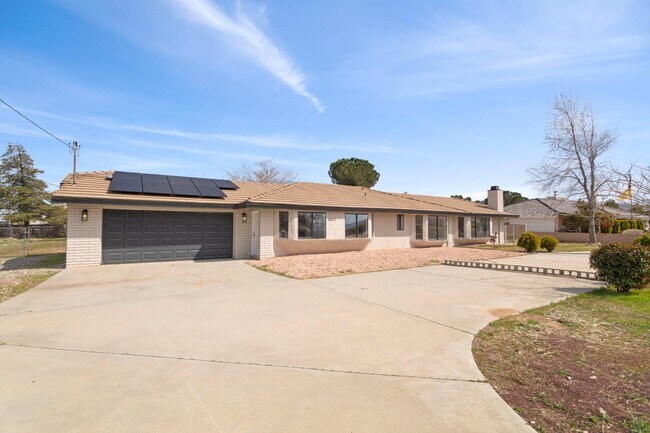 Foto del edificio - 7349 Jenkins Ave