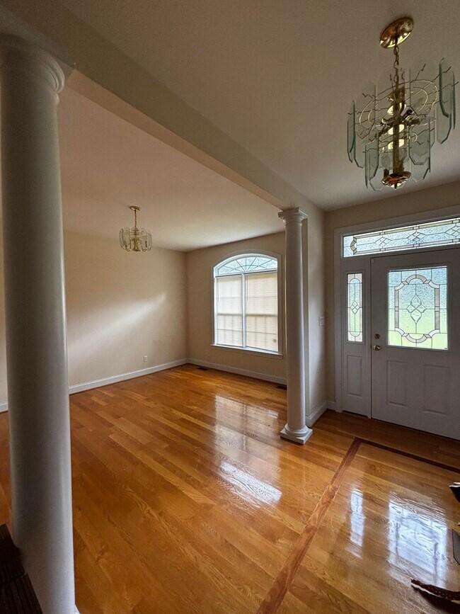 Foto del edificio - 14116 Spruce Ave