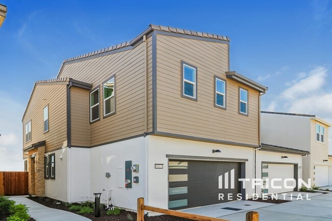 Building Photo - 8213 Perla Wy