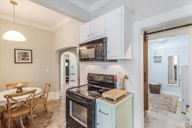 Foto del edificio - 4041 Pine Hill Dr