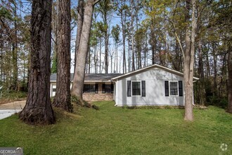 Building Photo - 1824 Merry Oak Rd SW