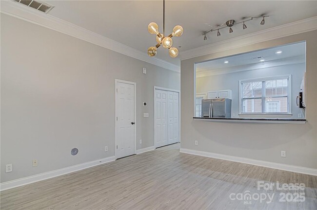 Building Photo - 1553 Pecan Ave
