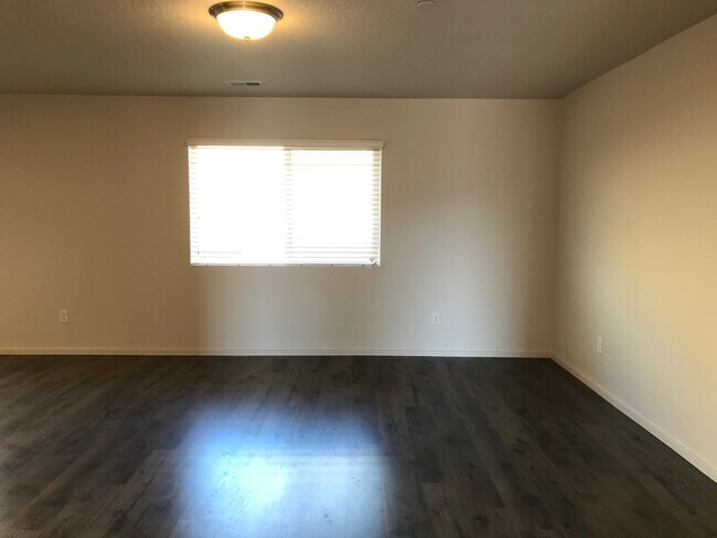 Foto del edificio - Spacious 4 Bd 2.5 Ba Home in  Camas School District! Upgrades! Close to Parks & Freeway Access!