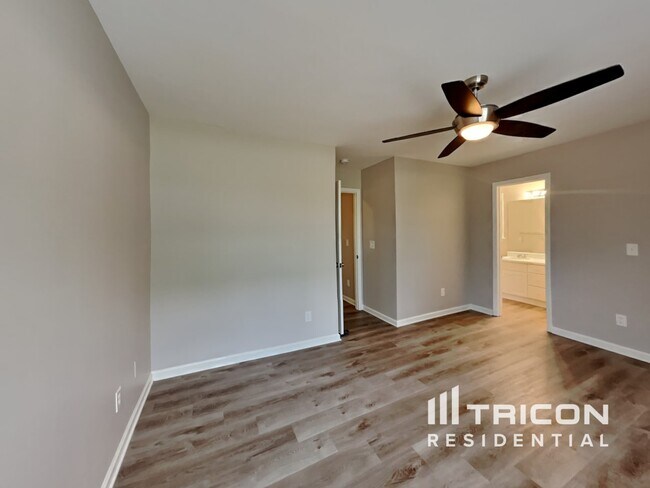 Foto del edificio - 409 Wood Green Dr