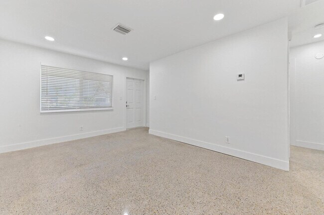 Foto del edificio - 2541 NW 64th Terrace
