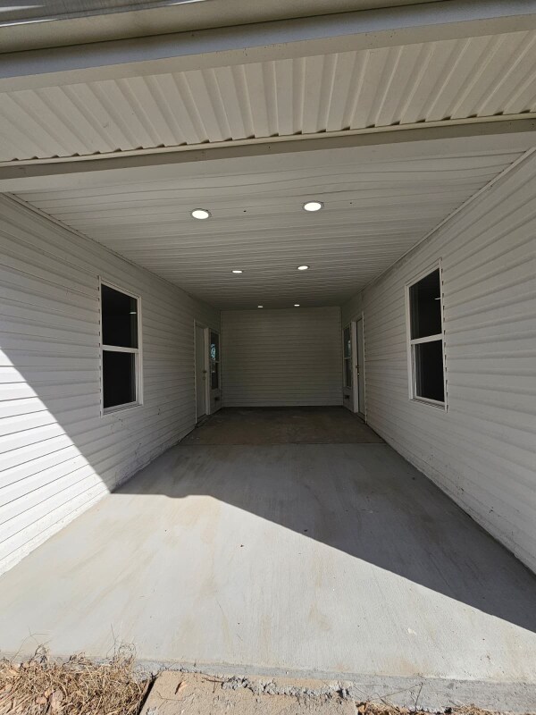 Building Photo - 4904 Sherman Oaks Dr