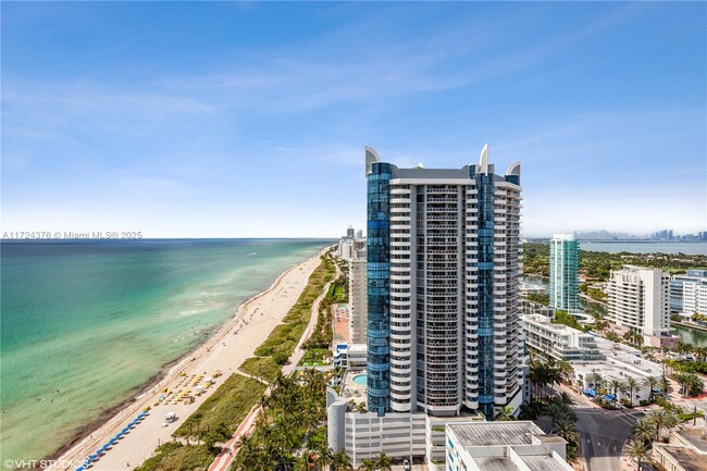 Foto del edificio - 6365 Collins Ave