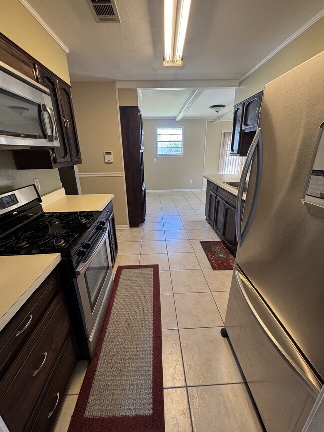 Foto del edificio - 1801 Carnation Ave